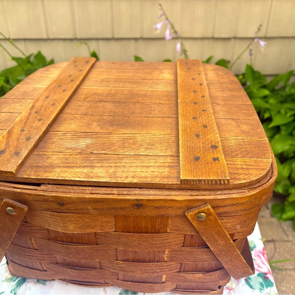Basketville Vermont Double Handled Picnic Basket